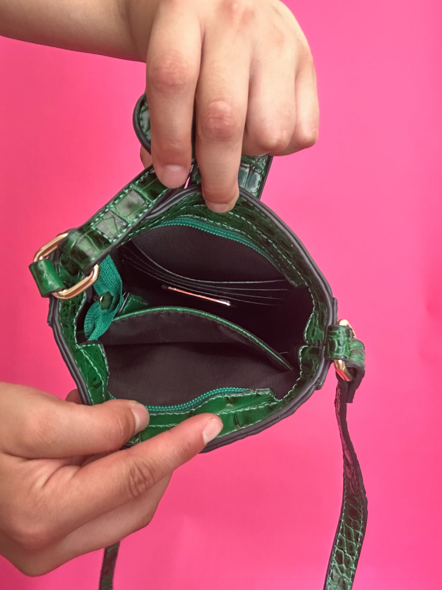 Mia K. Collection Crossbody