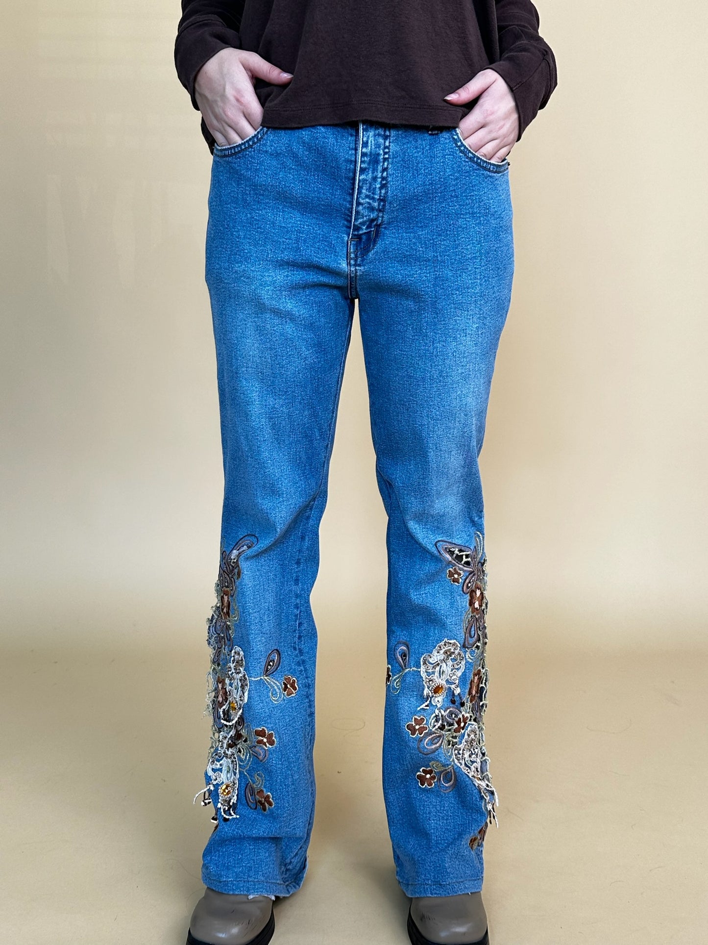 Y2K Embroidered High Waisted Jeans (30/31"W)