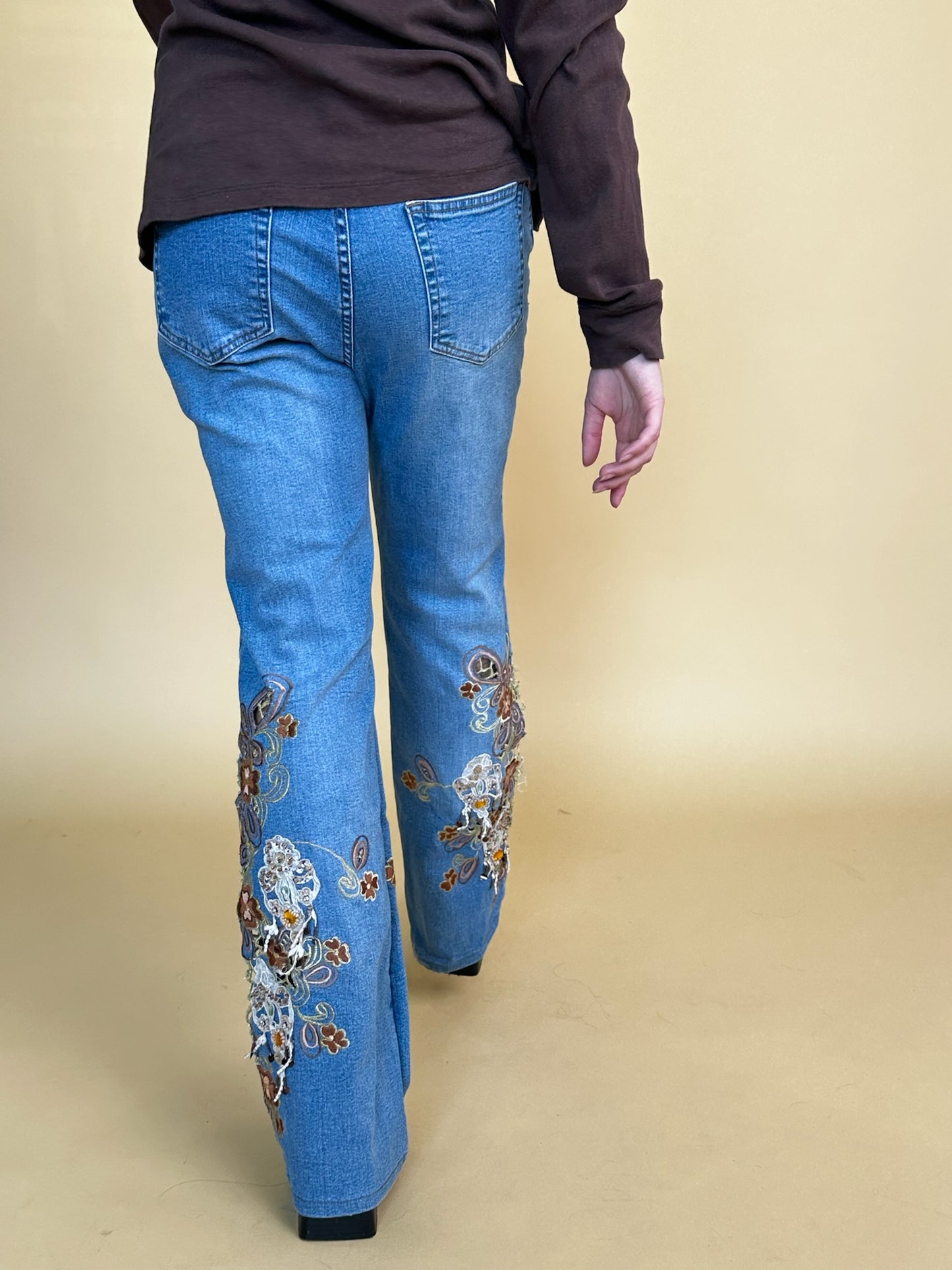 Y2K Embroidered High Waisted Jeans (30/31"W)