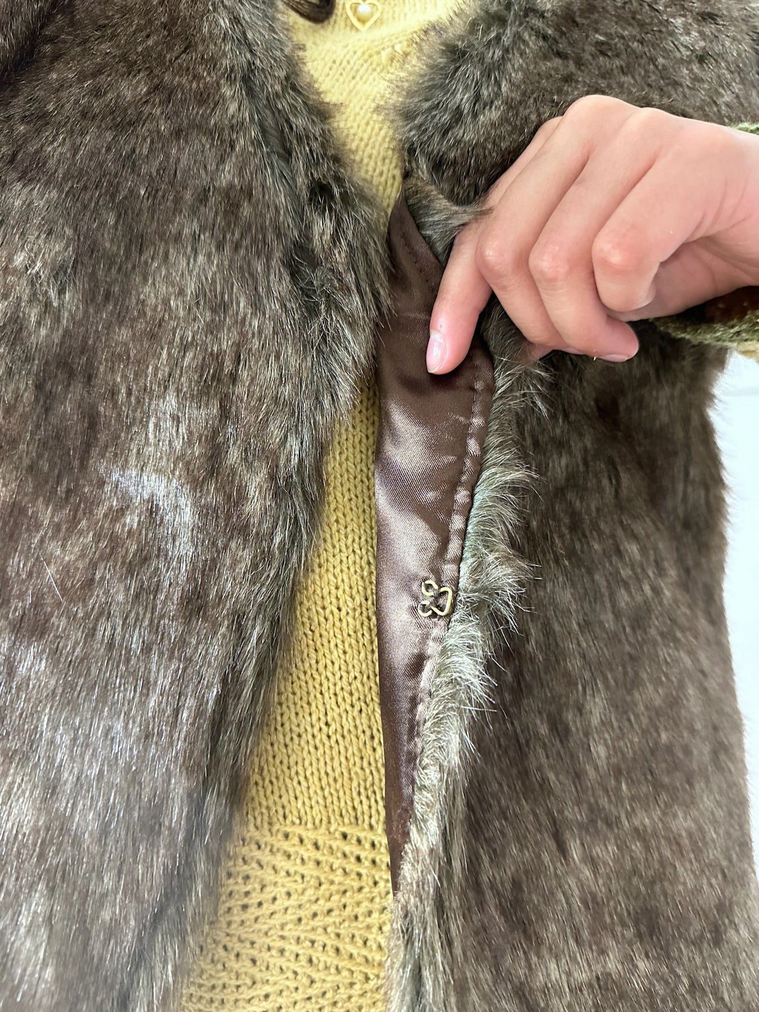 Brown Fur Vest (XL) - Esita The Label